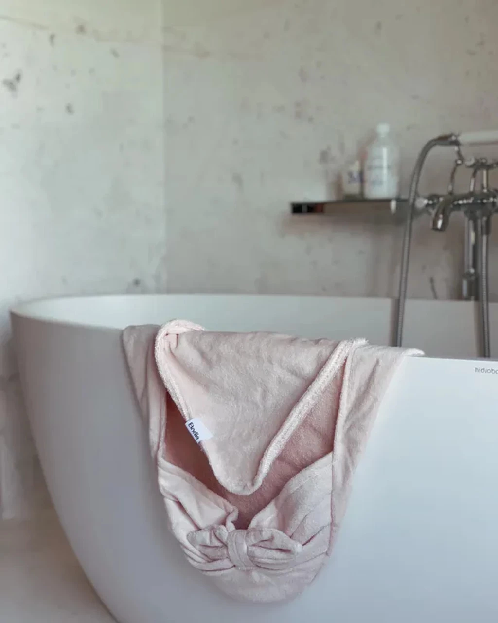 Elodie Details Hooded Towel Powder Pink Bow 3 Elodie Details Hooded Towel Powder Pink Bow - Image 3