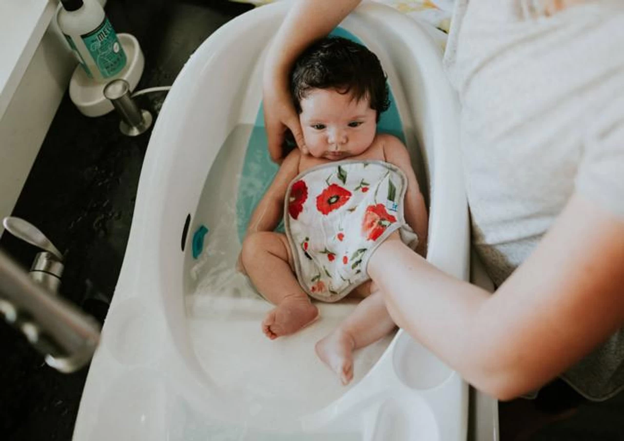 Little Unicorn Cotton Wash Cloth 3 Pack Summer Poppy 2 Little Unicorn Cotton Wash Cloth 3 Pack Summer Poppy - Image 2