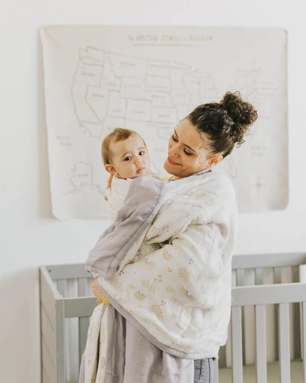 Little Unicorn Original Deluxe Muslin Quilt Rainbows 4 Little Unicorn Original Deluxe Muslin Quilt Rainbows - Image 4