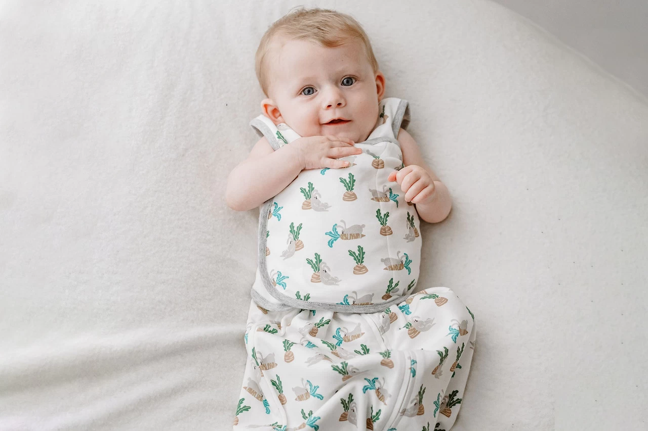 Nest Designs 1.0 TOG Swaddle Sleep Bag Lazy Rabbit 0-6M 6 Nest Designs 1.0 TOG Swaddle Sleep Bag Lazy Rabbit 0-6M - Image 6