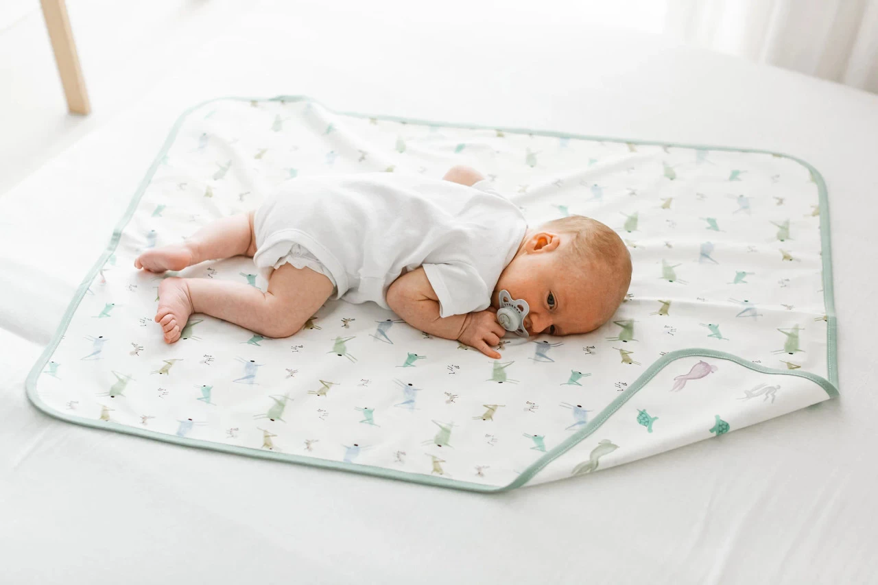 Nest Designs Waterproof Change Pad Hare & Ant 60X80 5 Nest Designs Waterproof Change Pad Hare & Ant 60X80 - Image 5