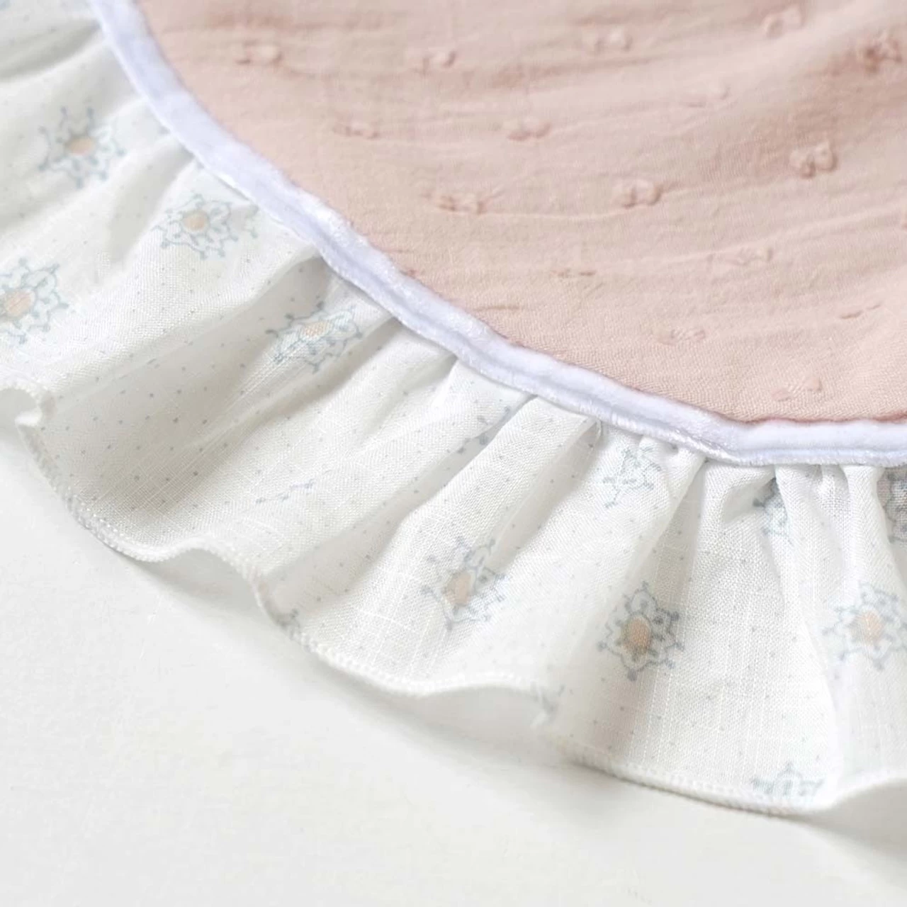 SOULEIADO Ceremony Bib Pink 4 SOULEIADO Ceremony Bib Pink - Image 4