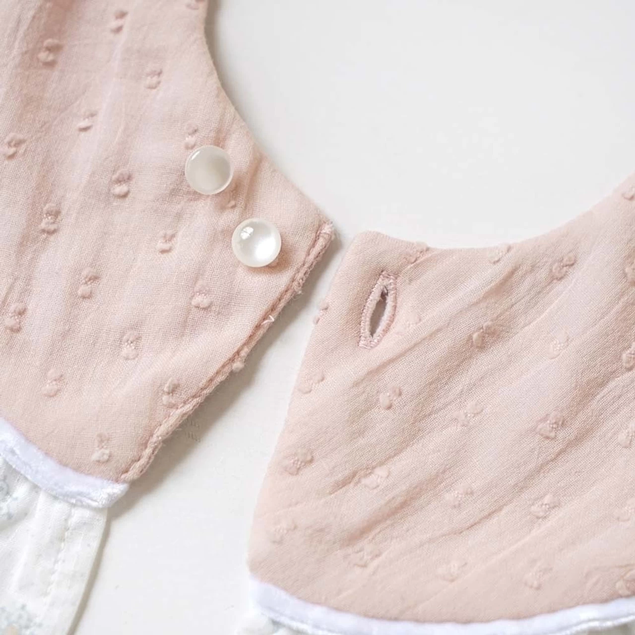 SOULEIADO Ceremony Bib Pink 5 SOULEIADO Ceremony Bib Pink - Image 5