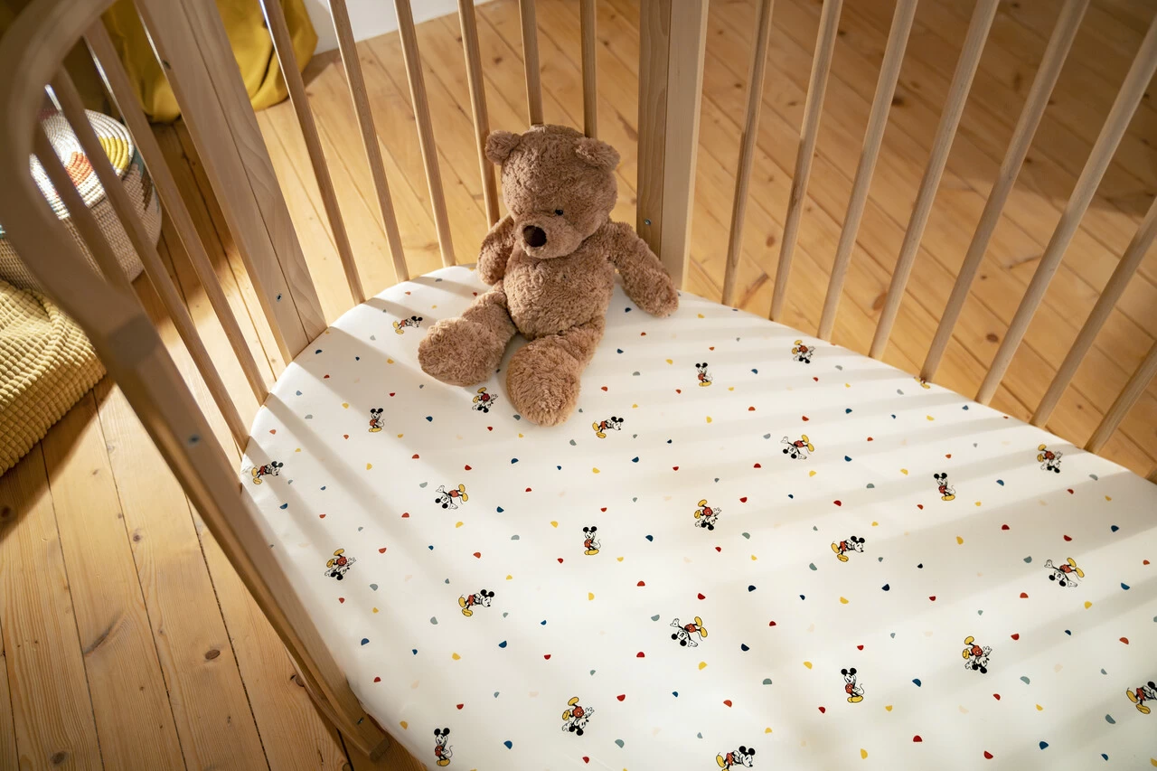 Stokke® Sleepi™ V3 Fitted Sheet Mickey Mini 4 Stokke® Sleepi™ V3 Fitted Sheet Mickey Mini - Image 4